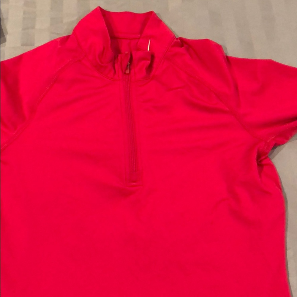 Nike top
